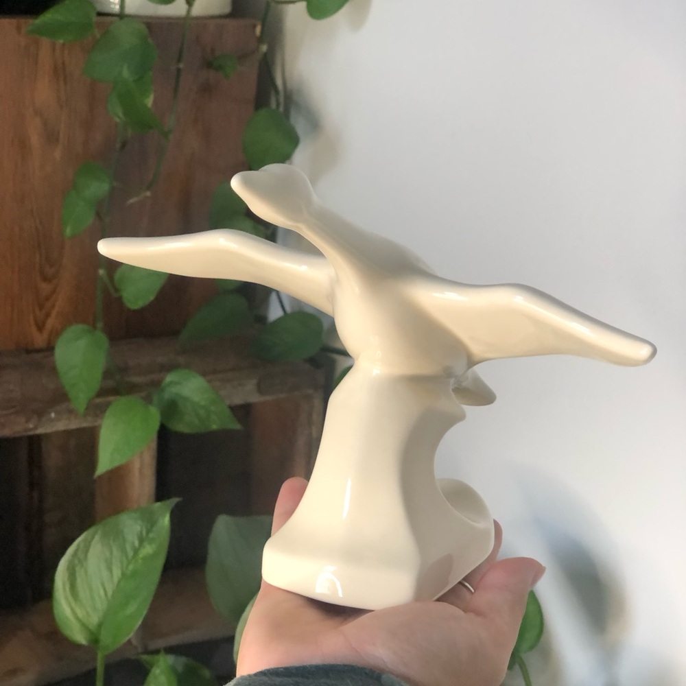 Mid-Century Northern Pottery Canada Flying Goose / Swan Figurine #2053
